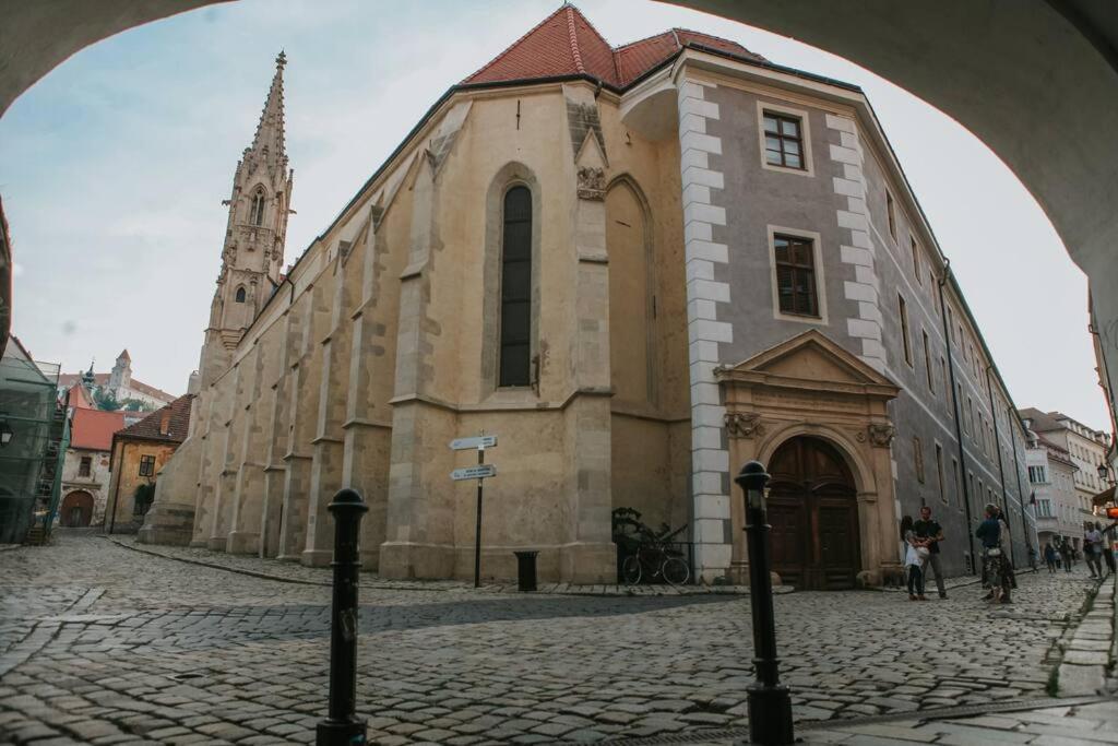 ברטיסלאבה Cozy Apartment In The Heart Of The Historic City מראה חיצוני תמונה